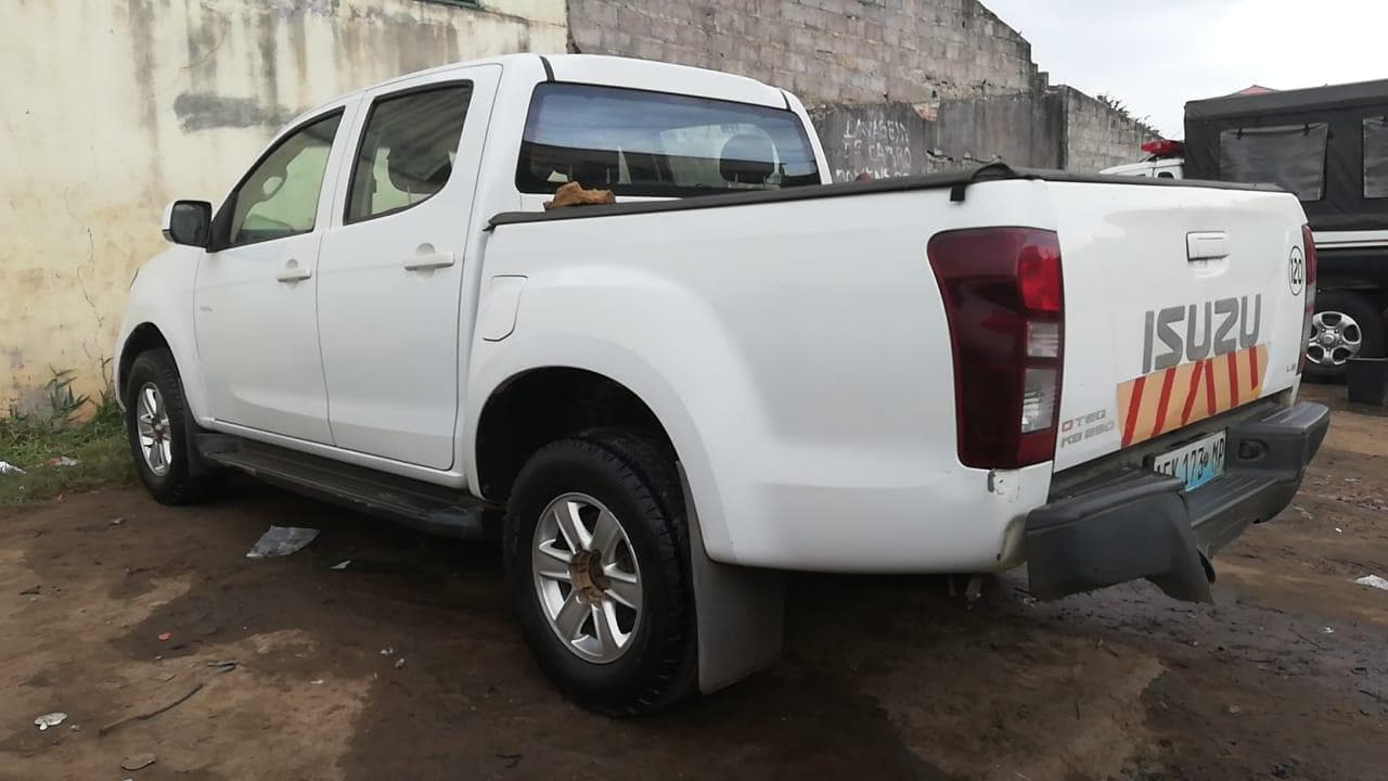 Isuzu KB 250 · — imagem 11