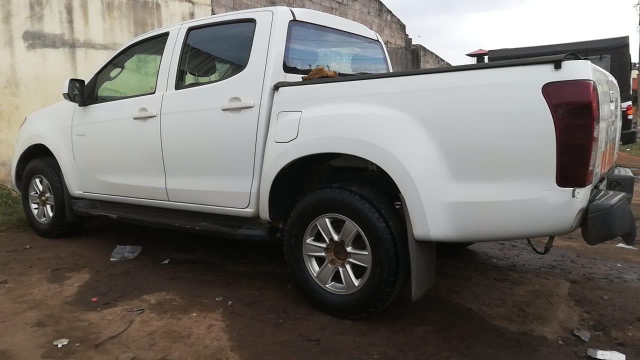 Isuzu KB 250 · — imagem 15