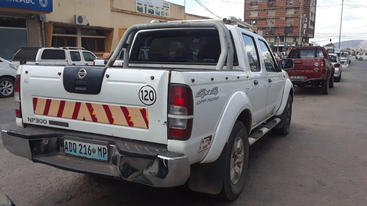 Nissan HardBody · — imagem 4