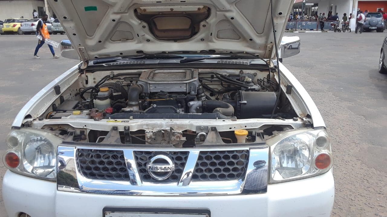 Nissan HardBody · — imagem 7