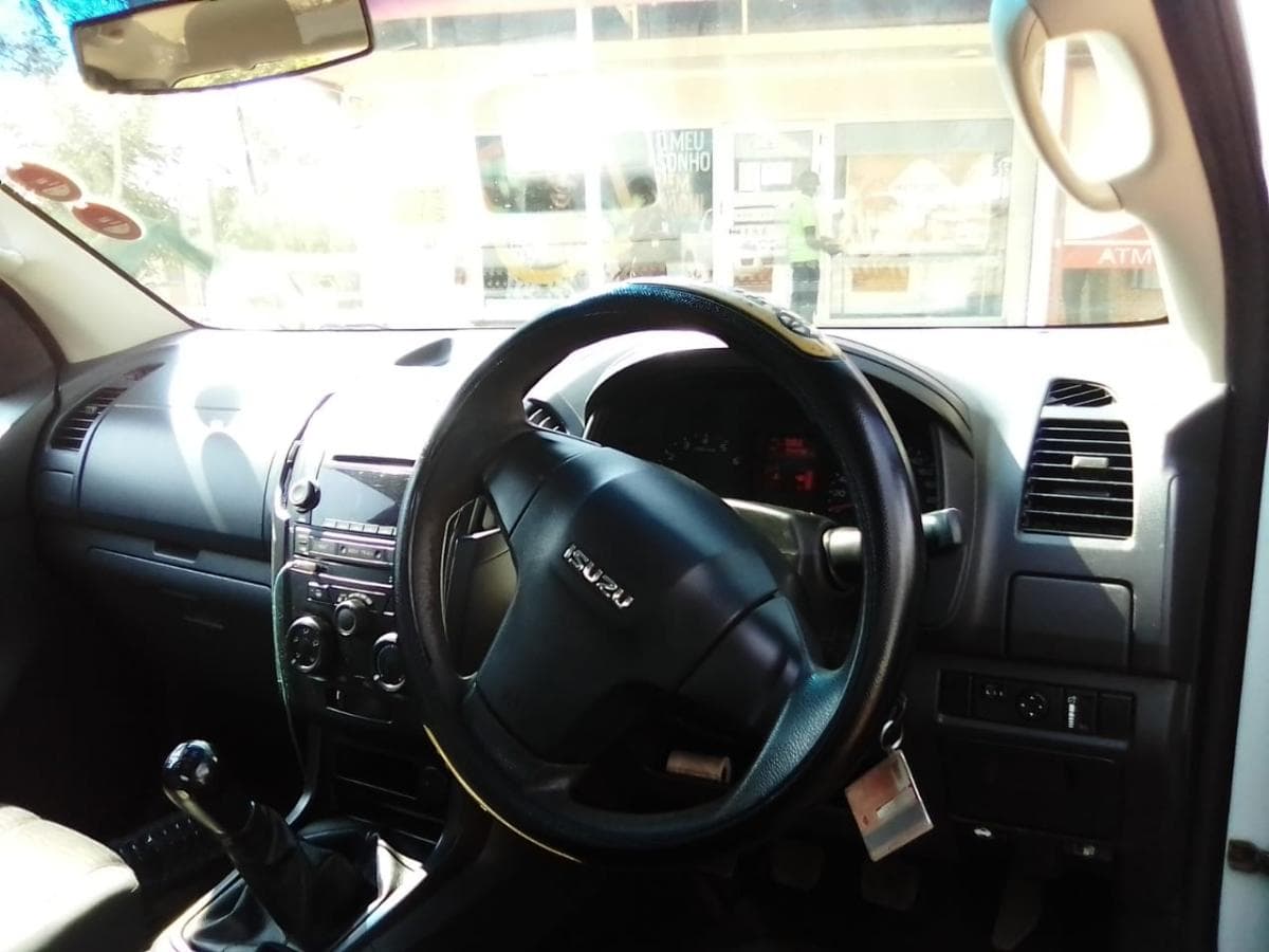 Isuzu KB 250D · — imagen 8