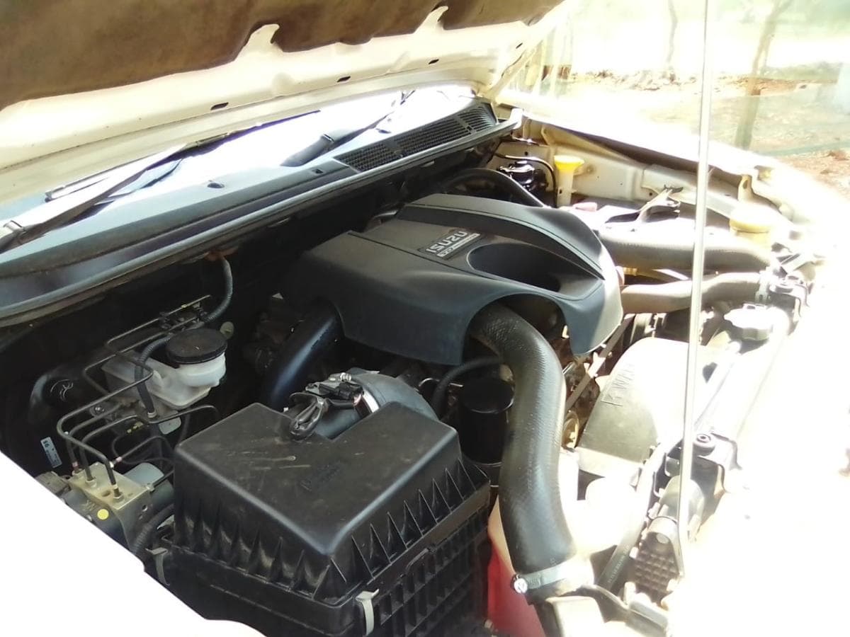 Isuzu KB 250D · — imagen 7