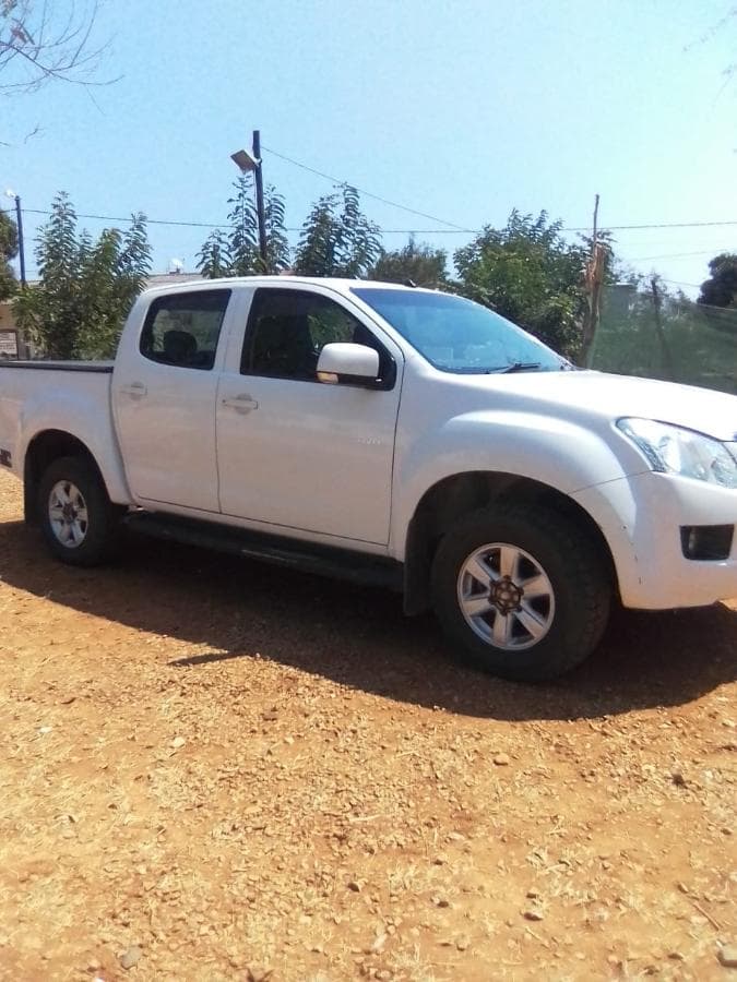 Isuzu KB 250D · — imagen 14