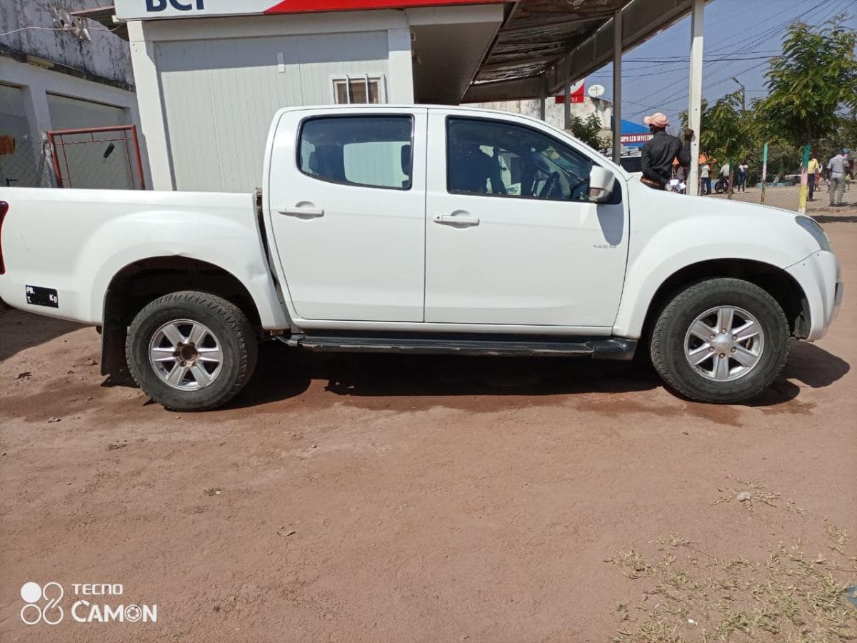 Isuzu KB 250D · — imagem 5