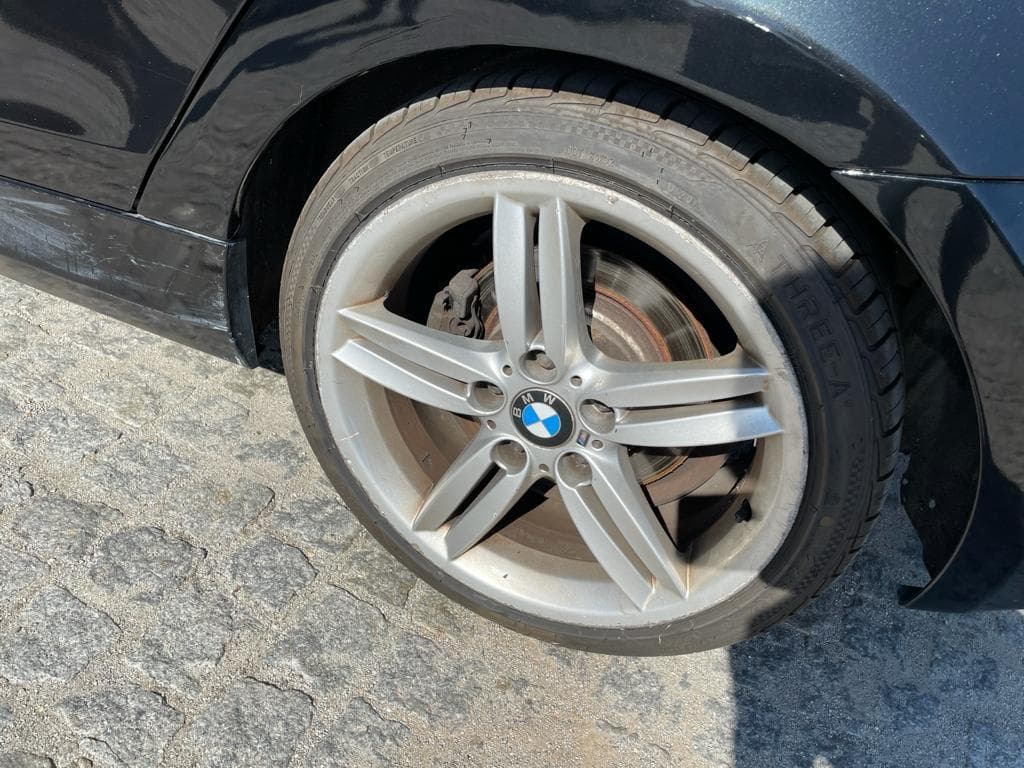BMW 123 D · Ano 2008 — imagem 10