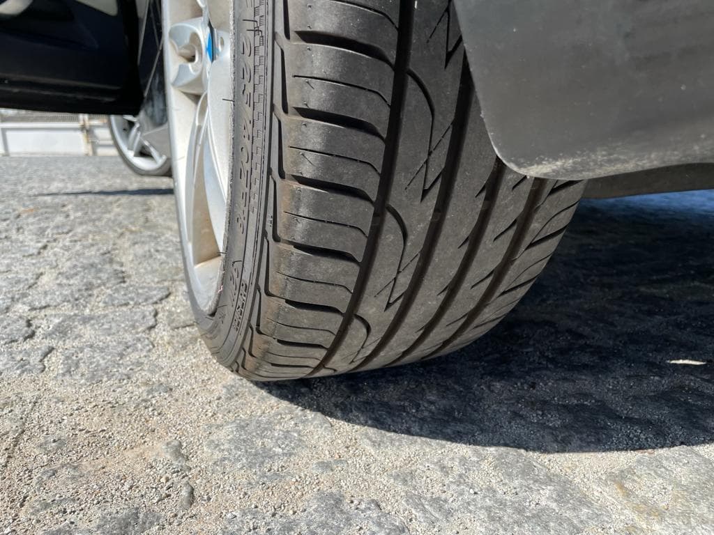 BMW 123 D · Ano 2008 — imagem 14