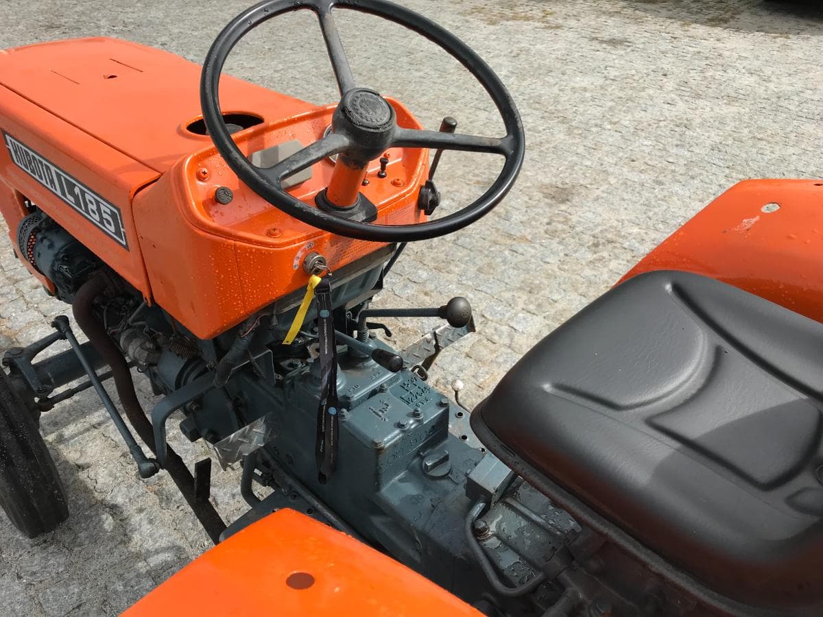Trator agrícola Kubota L185 — imagem 5