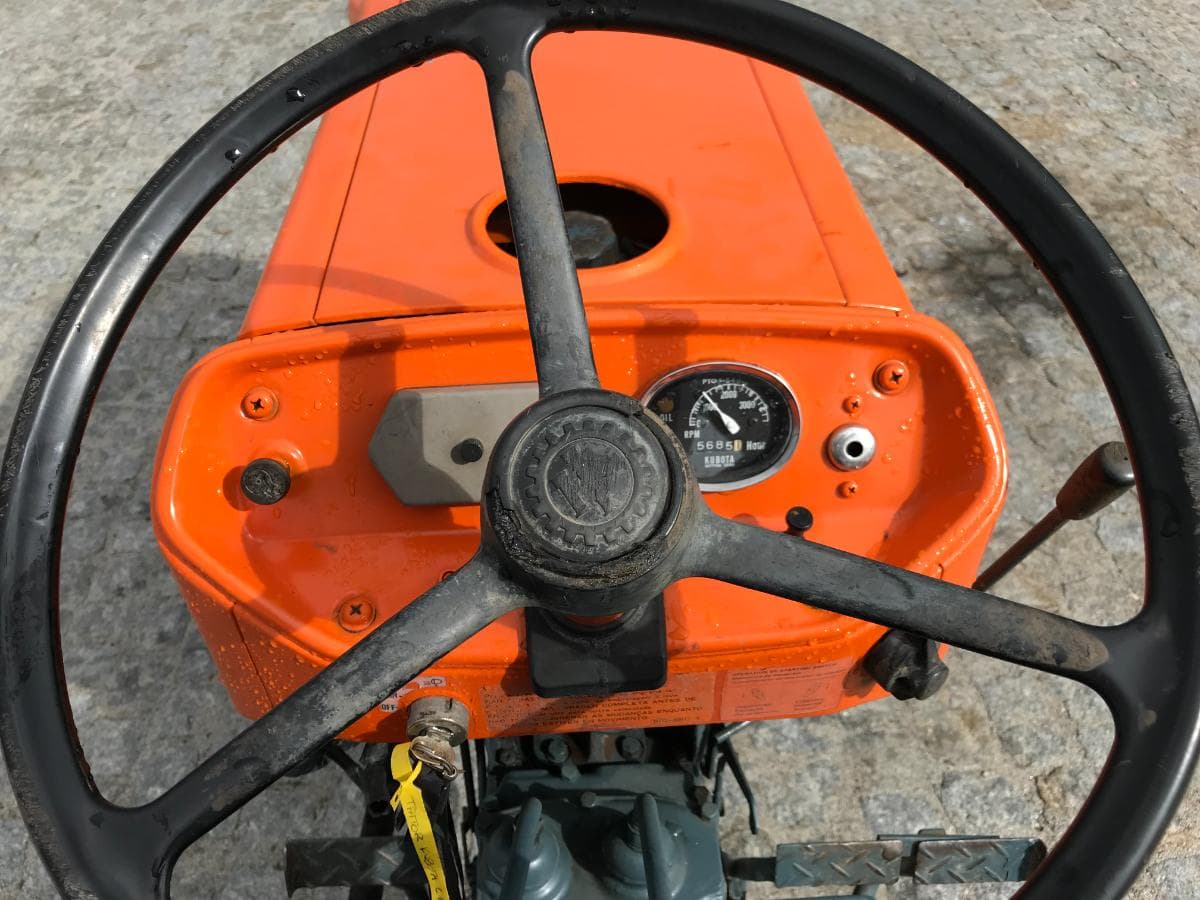 Trator agrícola Kubota L185 — imagem 7