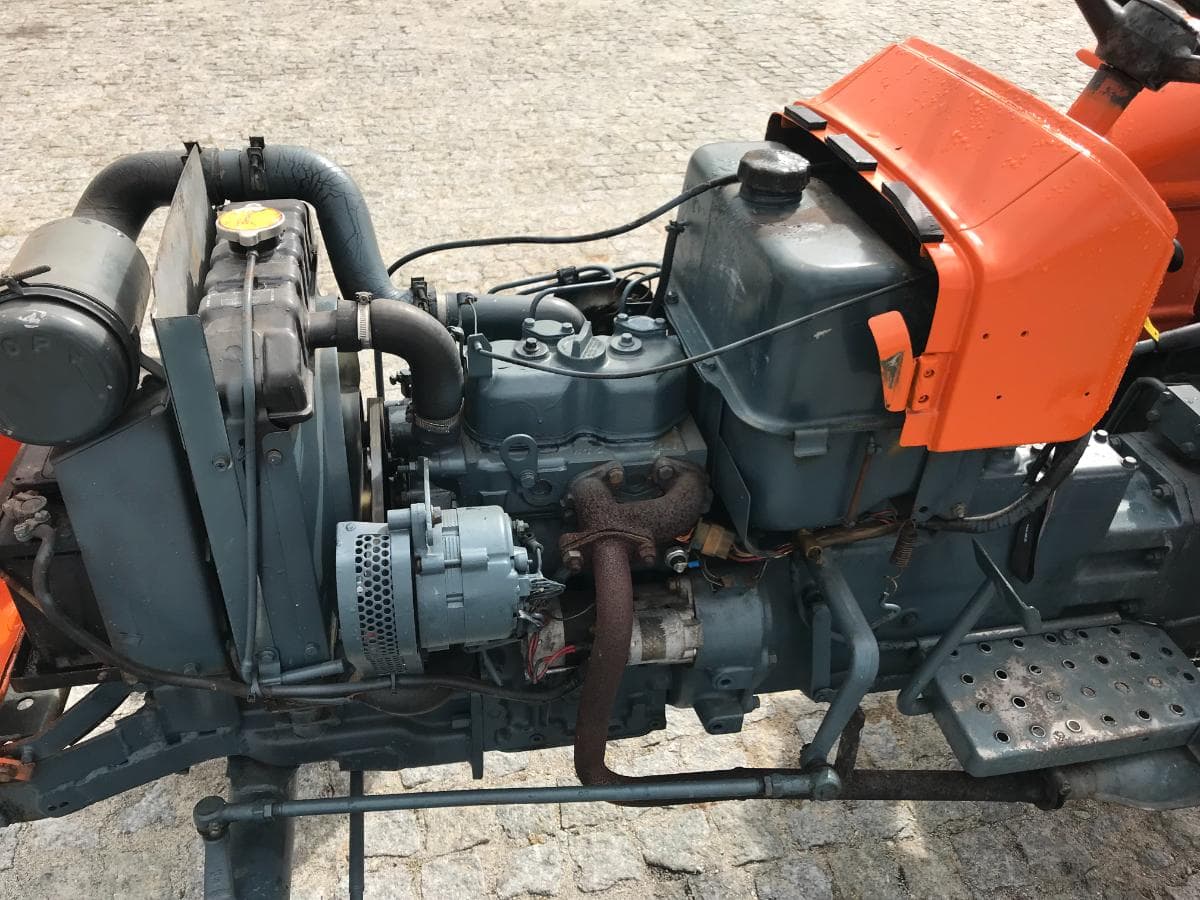 Trator agrícola Kubota L185 — imagem 9