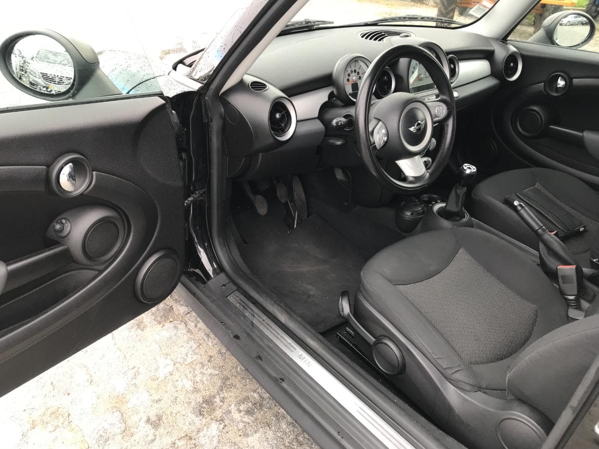 Mini Cooper One D · Ano 2010 — imagem 18