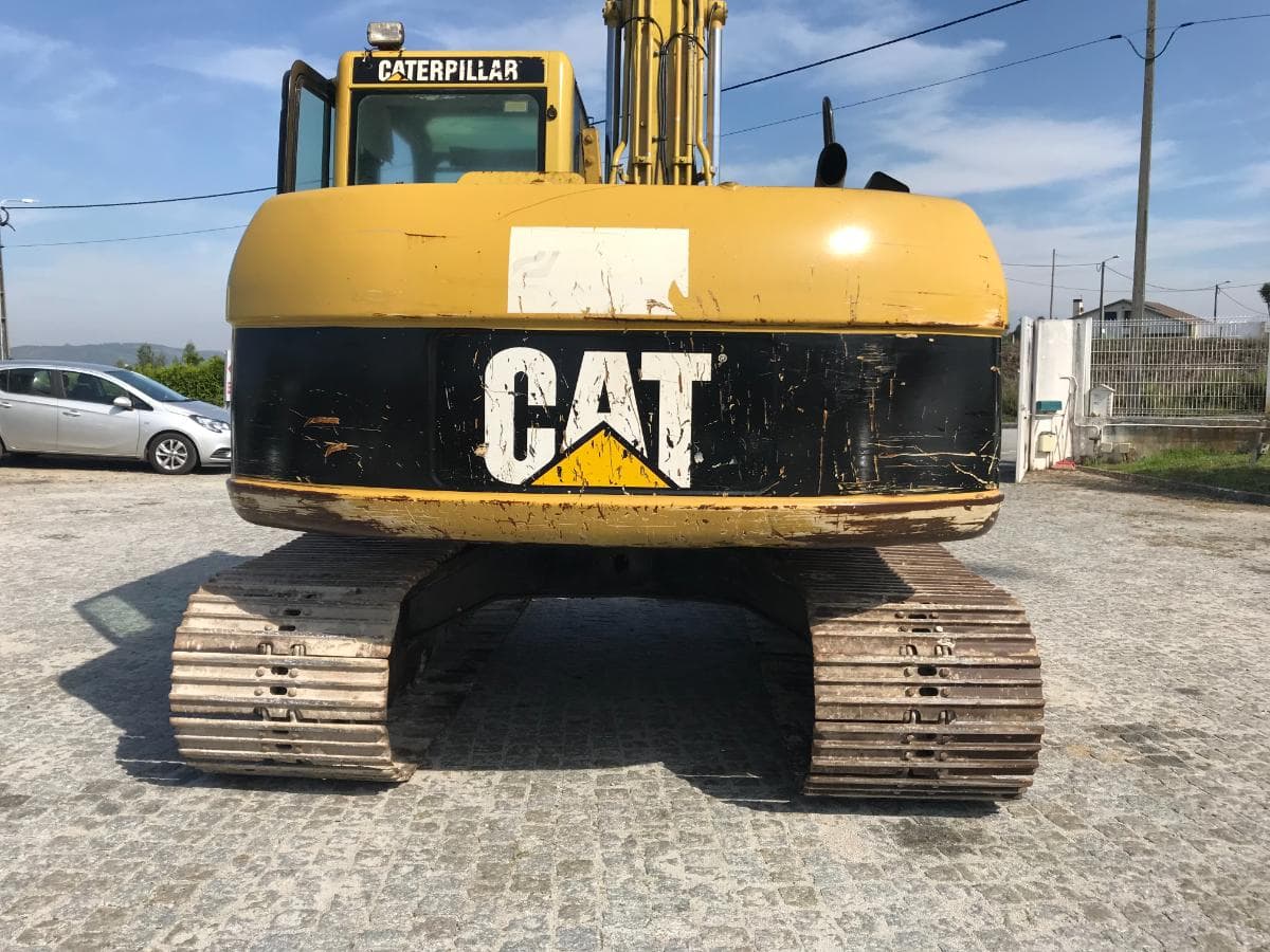 Giratória CAT 312 C · Ano 2004 — imagem 4