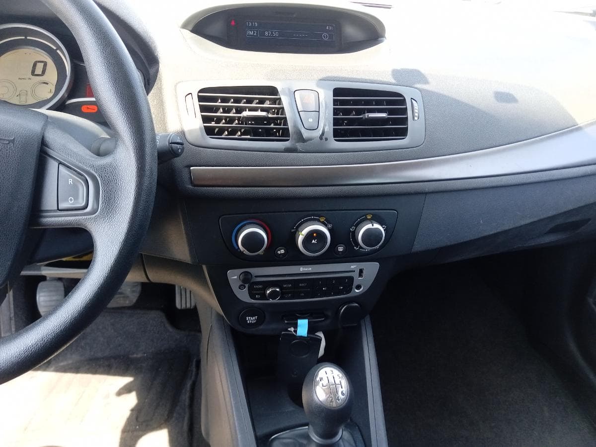 Renault Mégane 1.5 DCI · Ano 2014 — imagem 34