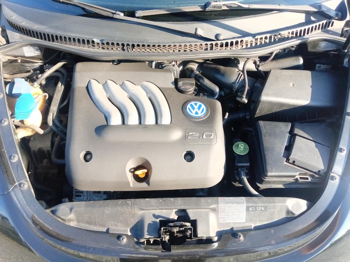 Volkswagen Beetle 2.0 · Ano 1999 — image 3