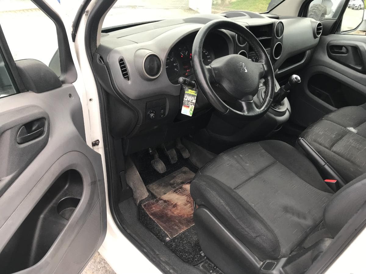 Peugeot Partner 1.6 HDI · Ano 2009 — image 15