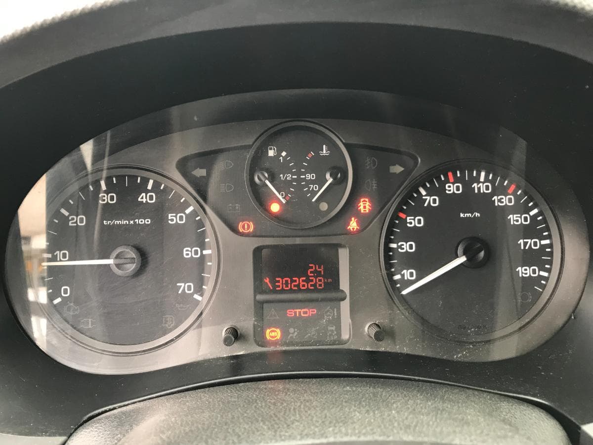 Peugeot Partner 1.6 HDI · Ano 2009 — image 16