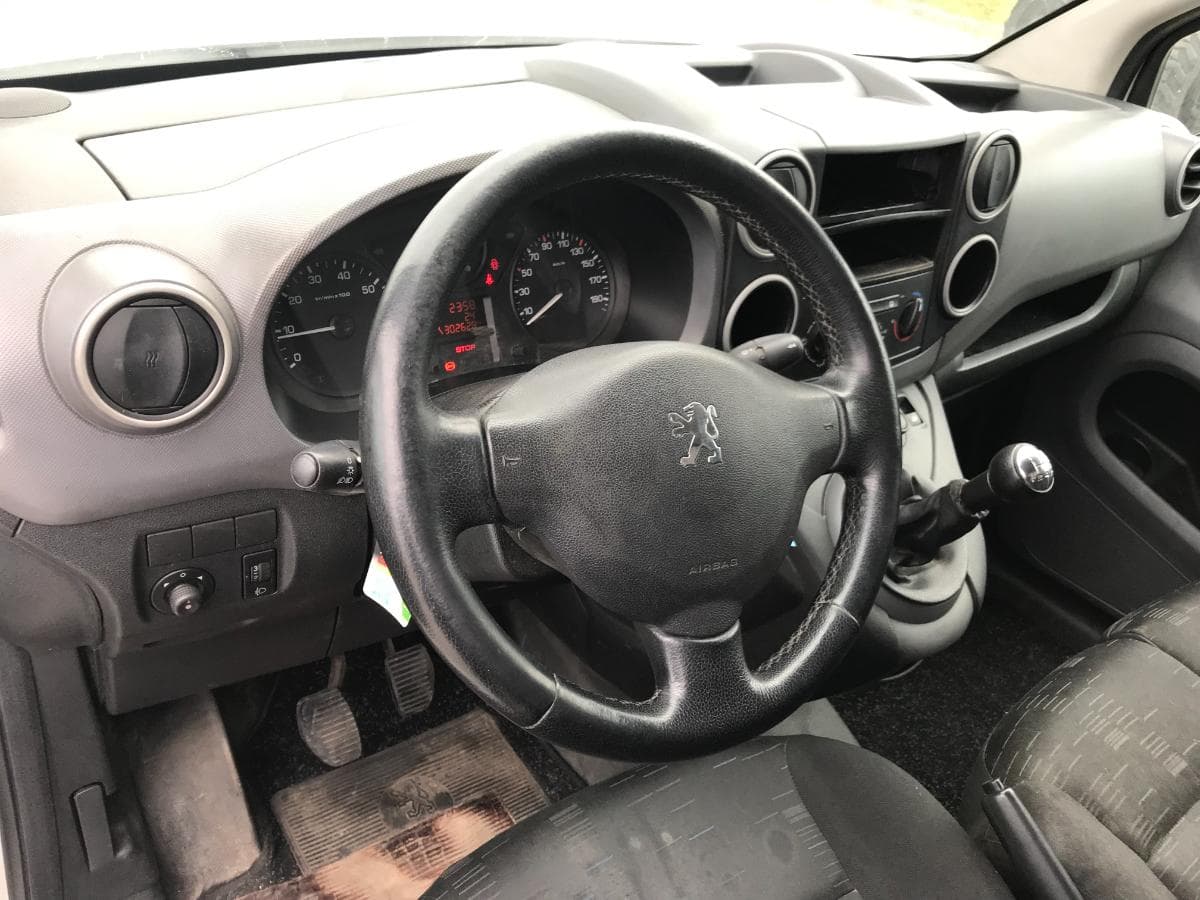 Peugeot Partner 1.6 HDI · Ano 2009 — image 18