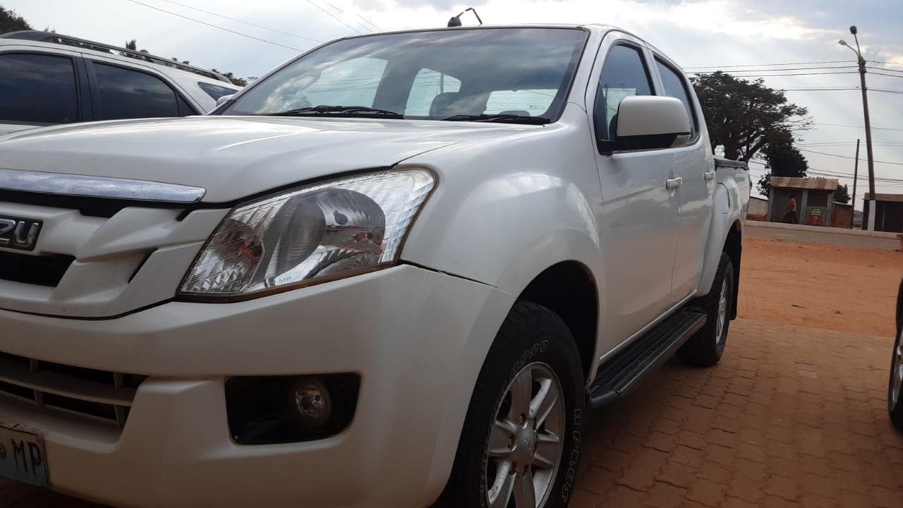Isuzu KB250D · — imagem 3