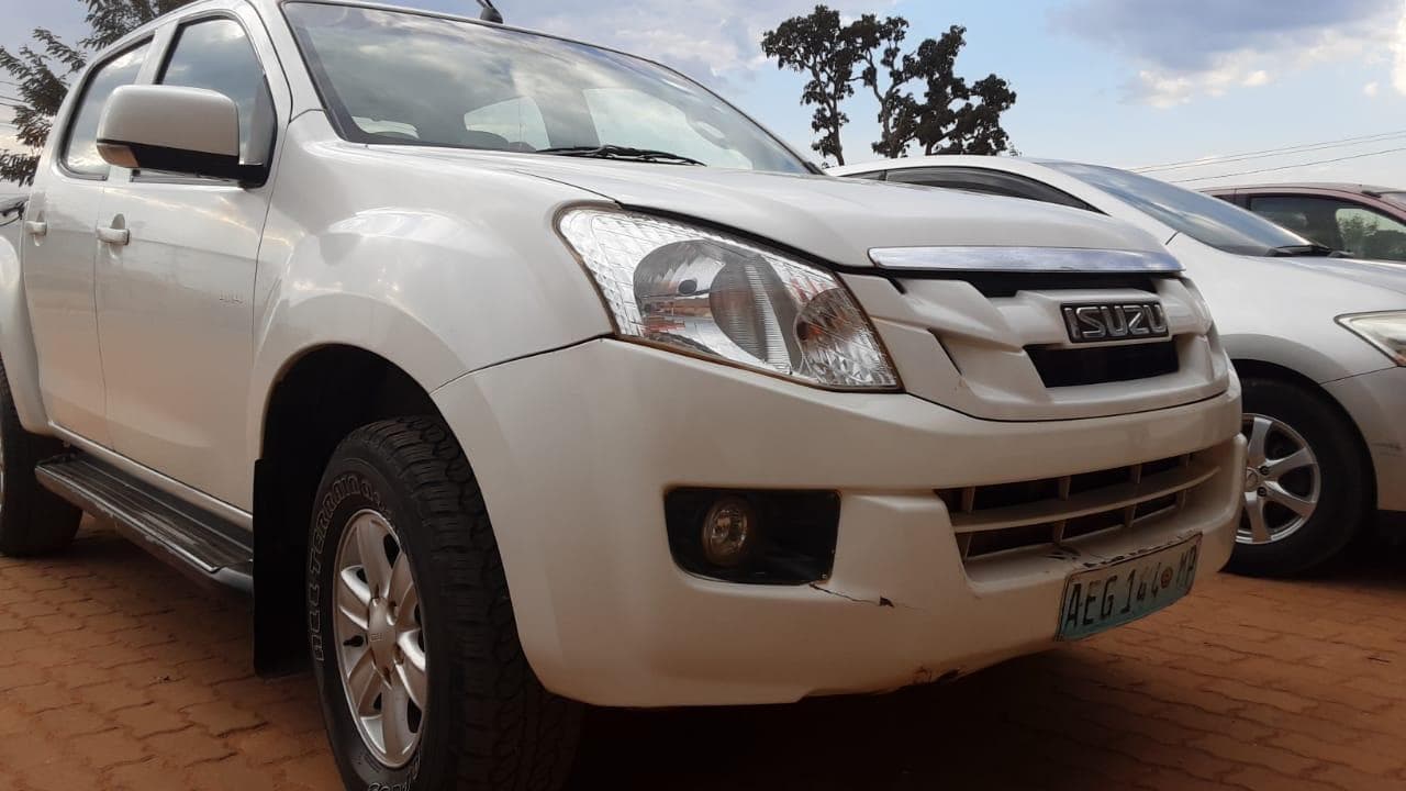 Isuzu KB250D ·