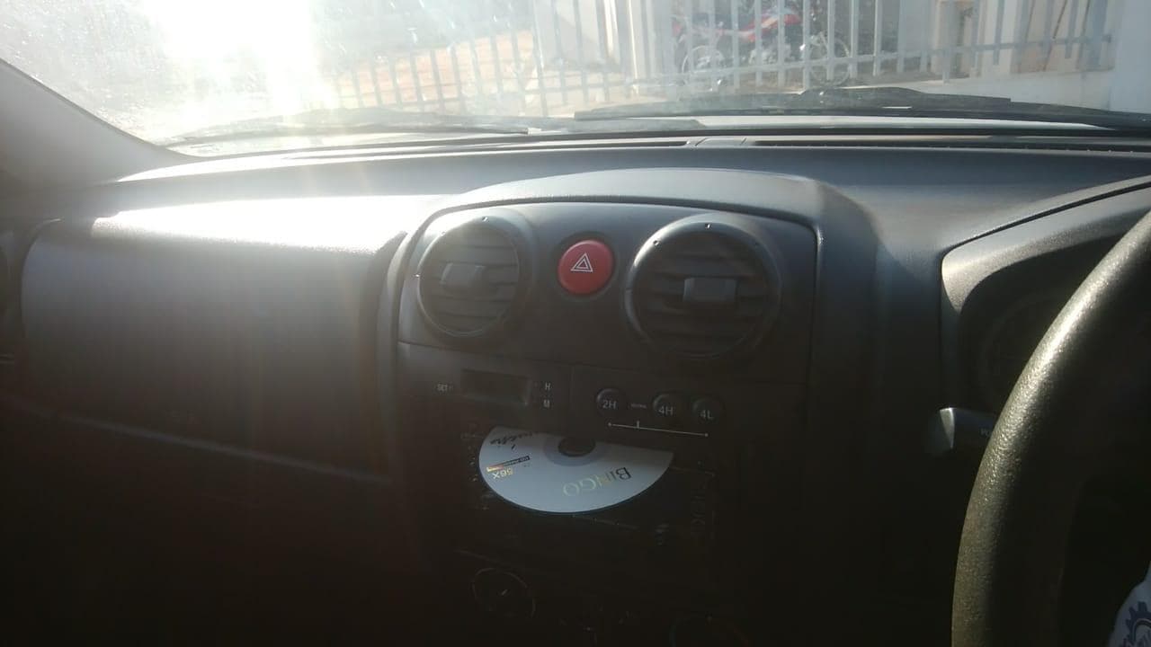 ISUZU KB250D · — imagen 8