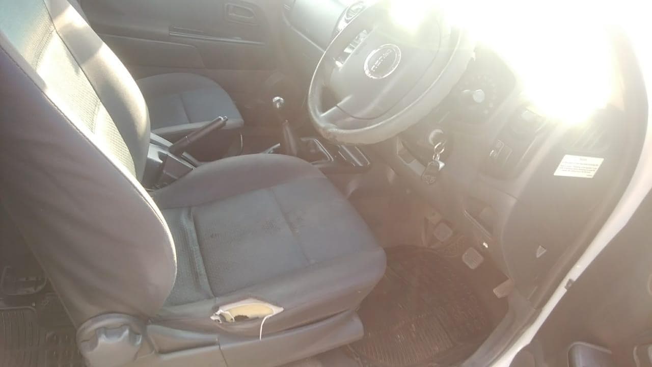 ISUZU KB250D · — imagen 9