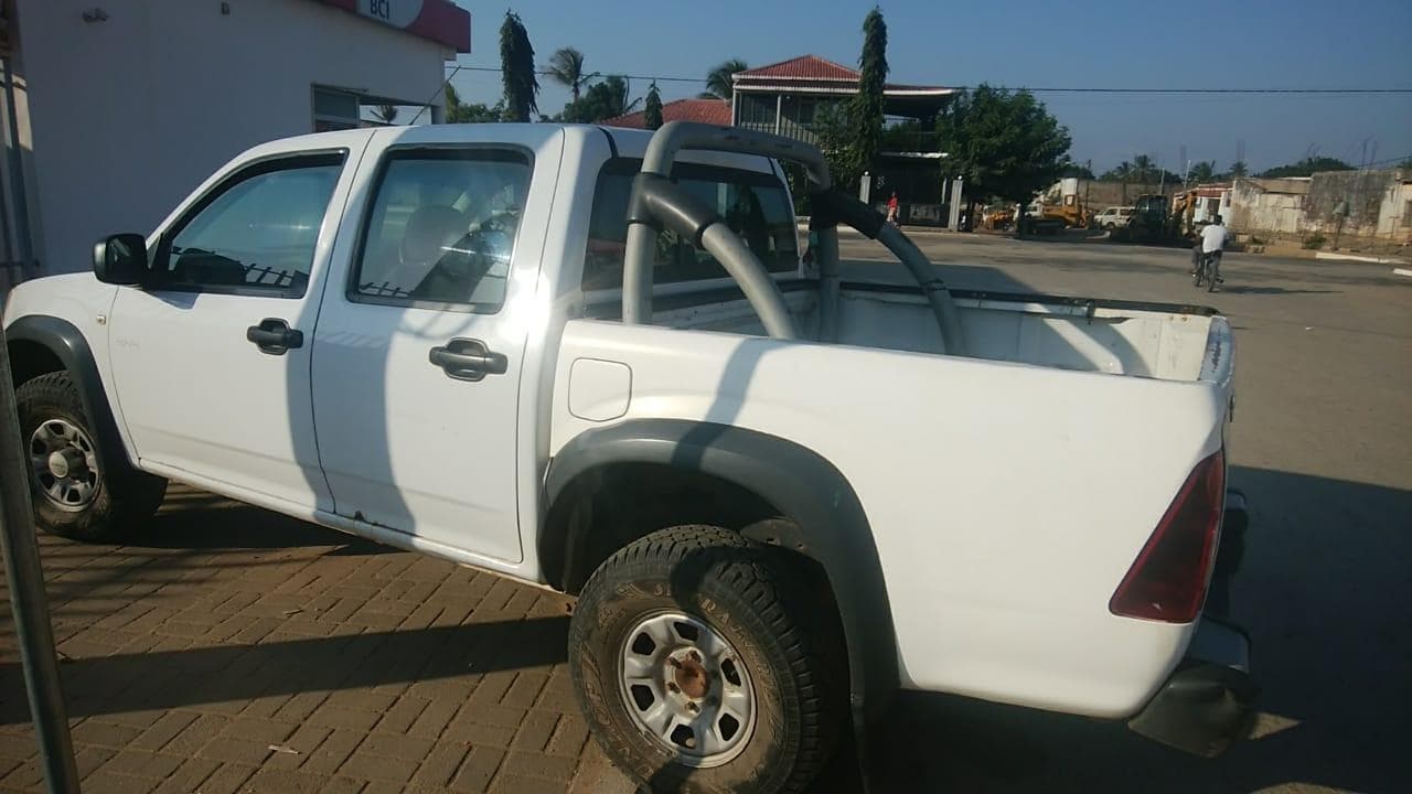 ISUZU KB250D · — imagen 5