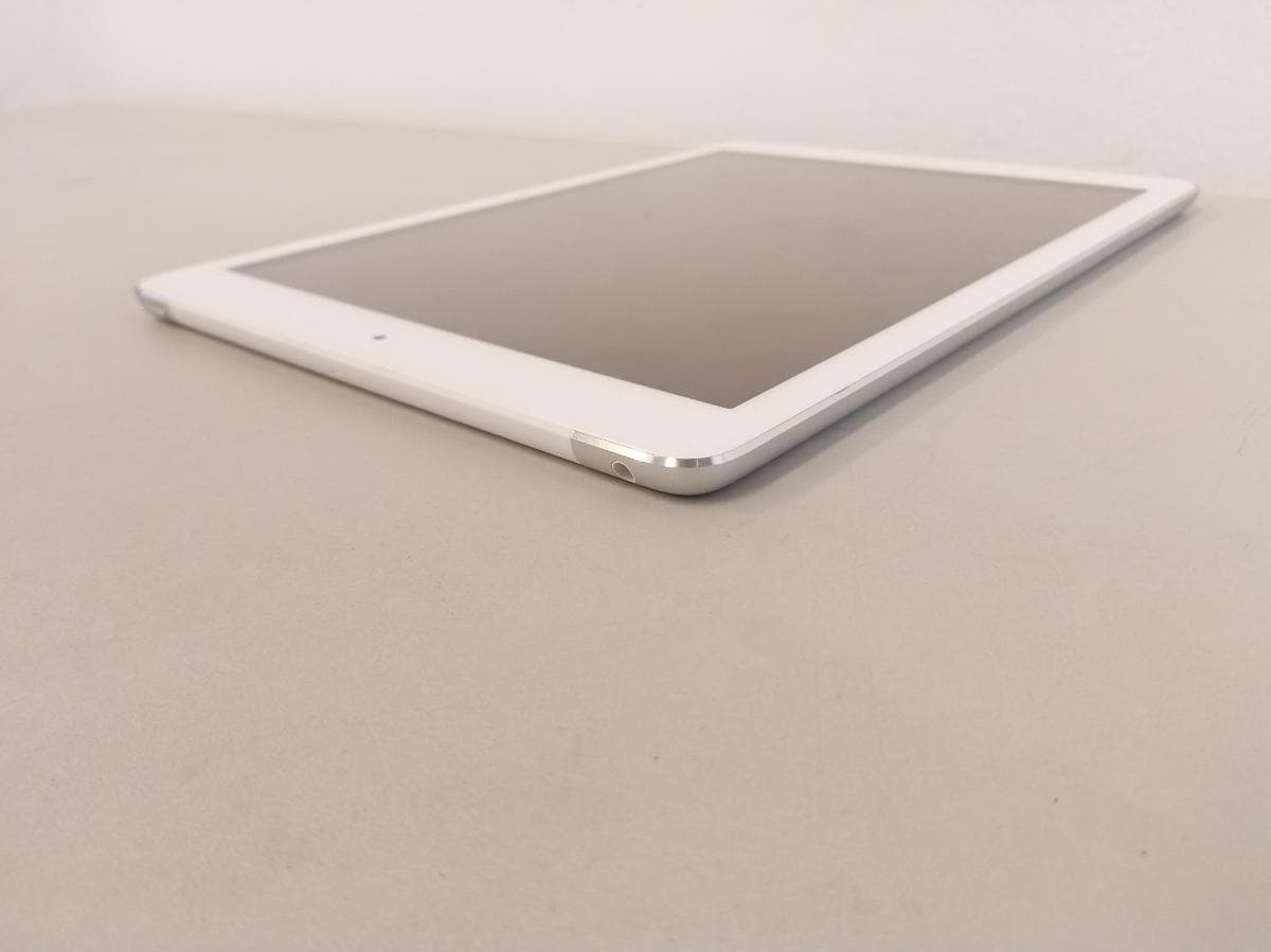 iPad Air — image 4