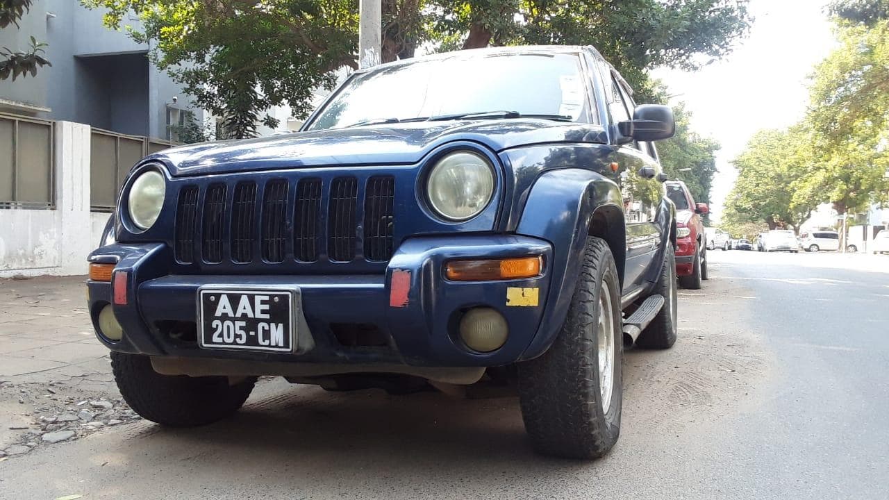 Jeep Cherokee · — image 2