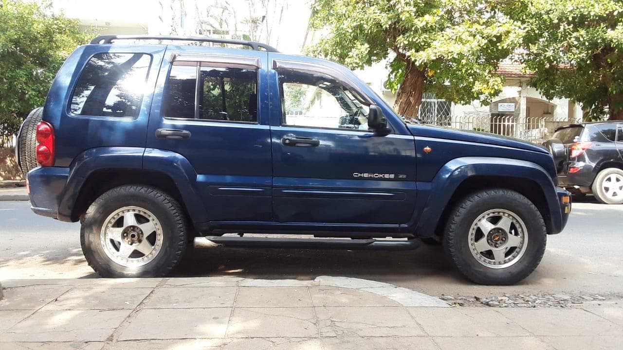 Jeep Cherokee · — image 8