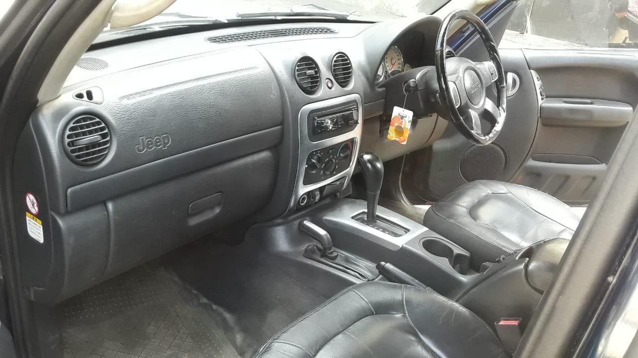 Jeep Cherokee · — image 10