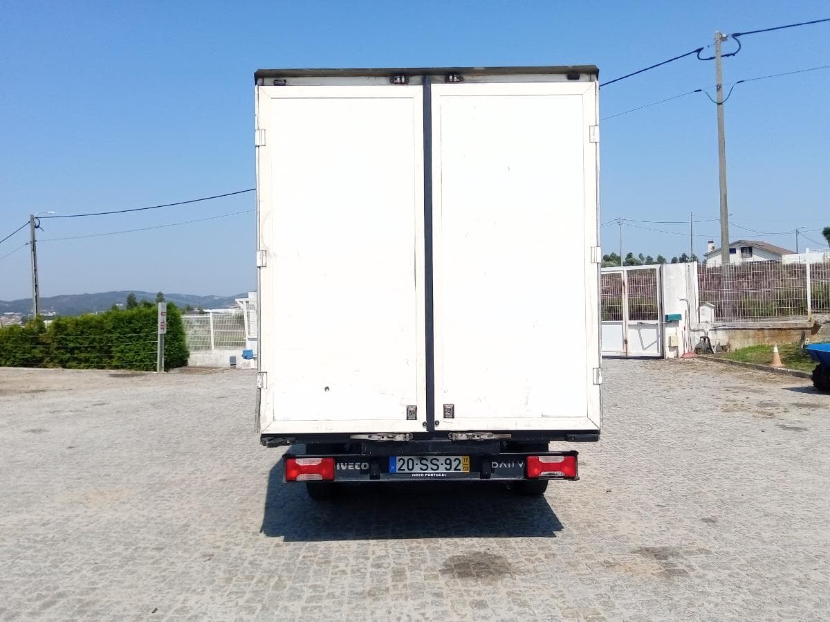 Iveco Daily 35.140 · Ano 2017 — imagem 7