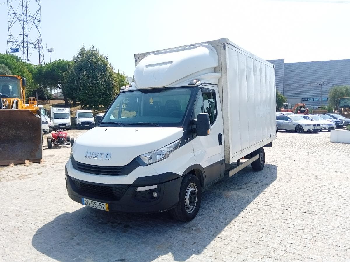 Iveco Daily 35.140 · Ano 2017 — imagem 5