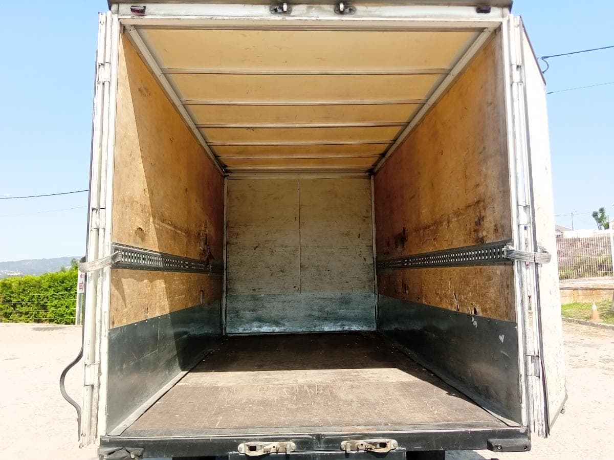 Iveco Daily 35.140 · Ano 2017 — imagem 9