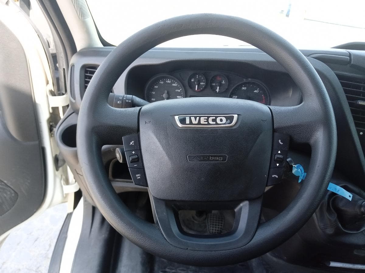 Iveco Daily 35.140 · Ano 2017 — imagem 27