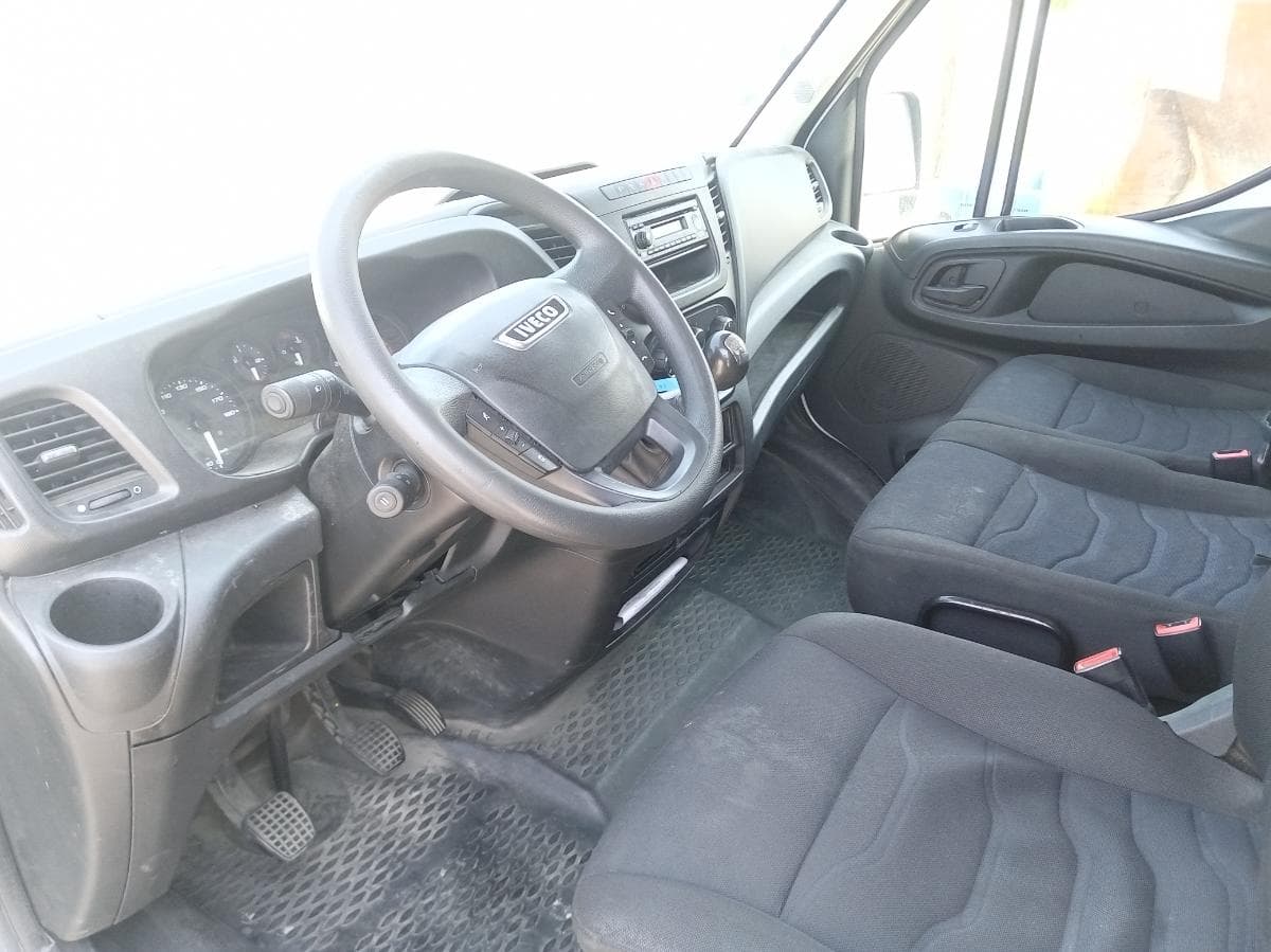 Iveco Daily 35.140 · Ano 2017 — imagem 28