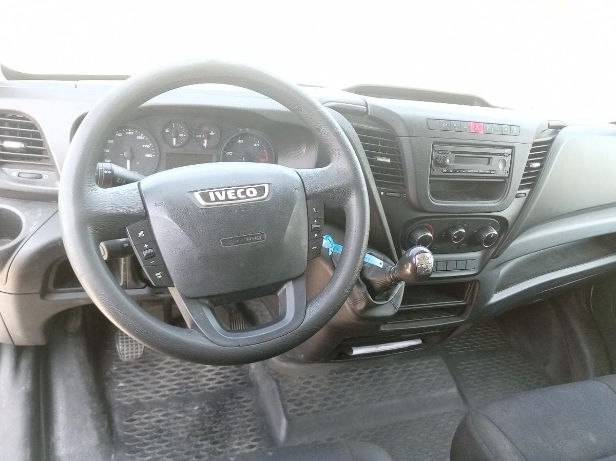 Iveco Daily 35.140 · Ano 2017 — imagem 31
