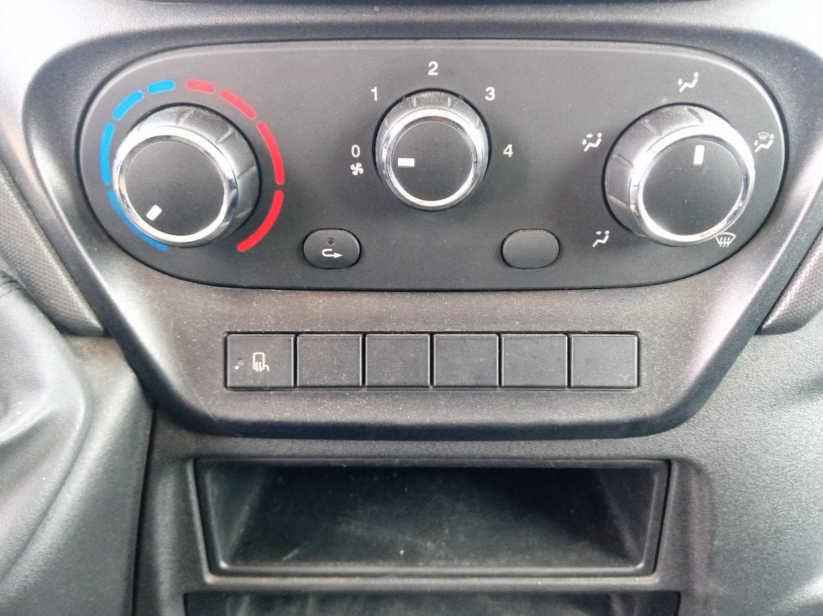 Iveco Daily 35.140 · Ano 2017 — imagem 32