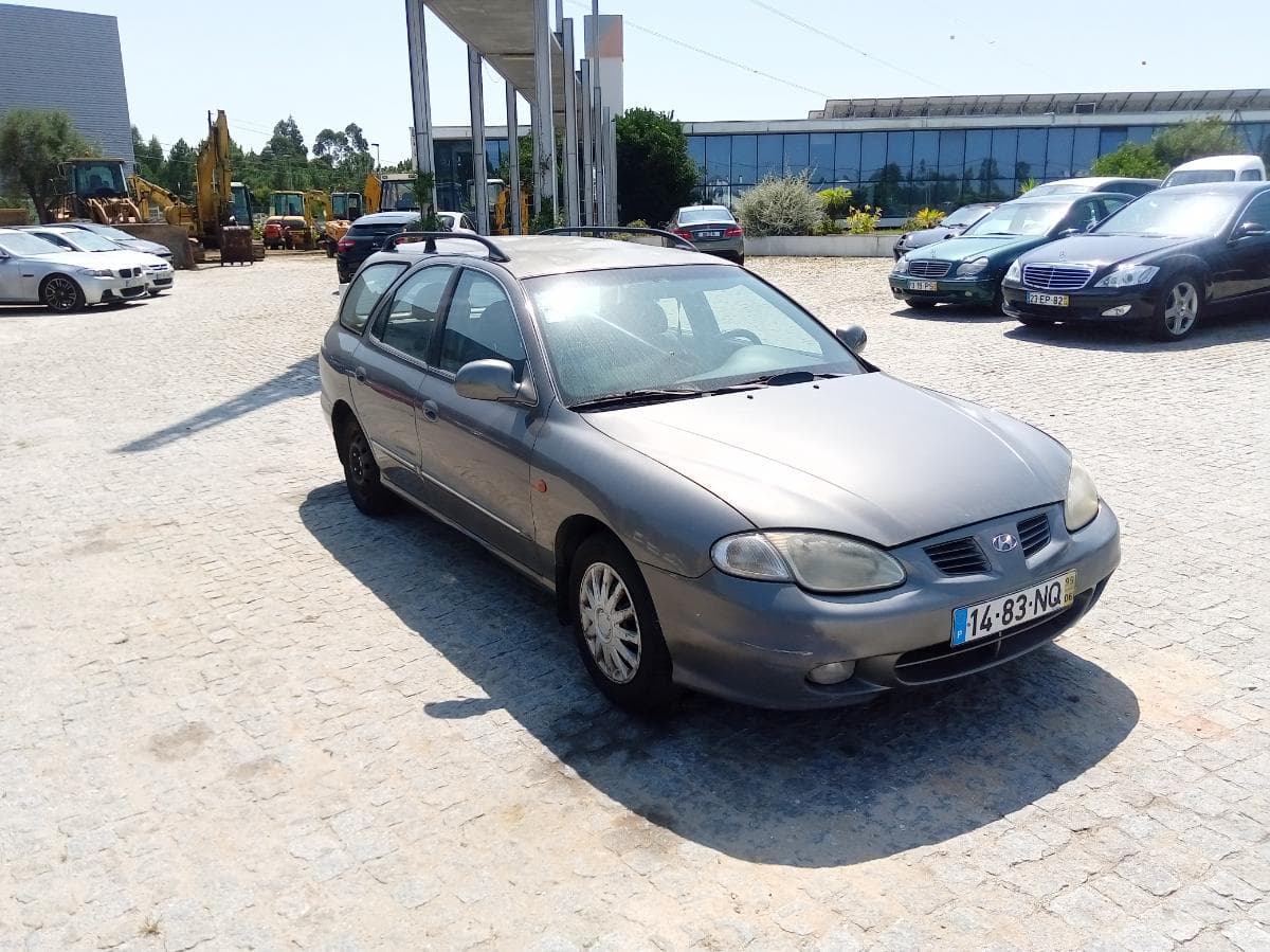 Hyundai Lantra · Ano 1999 — imagem 1