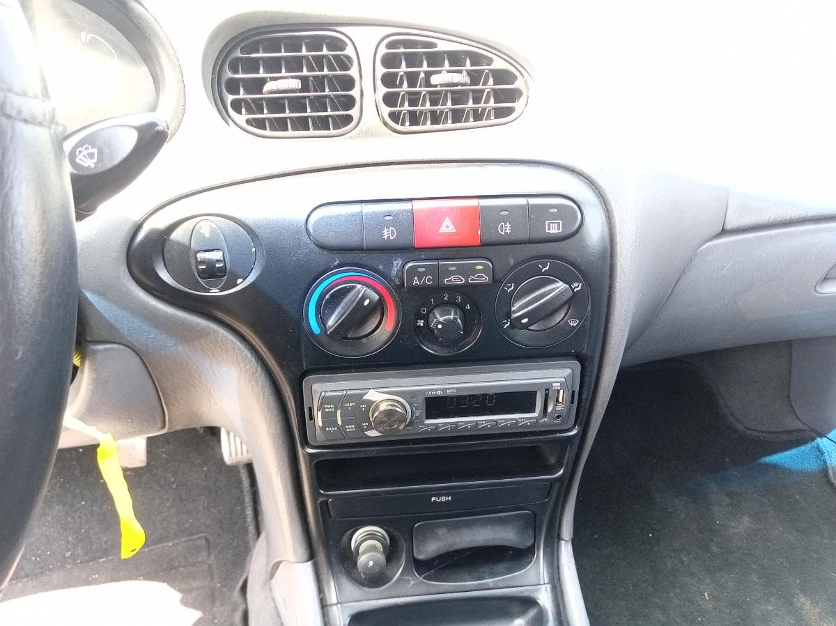 Hyundai Lantra · Ano 1999 — imagem 30