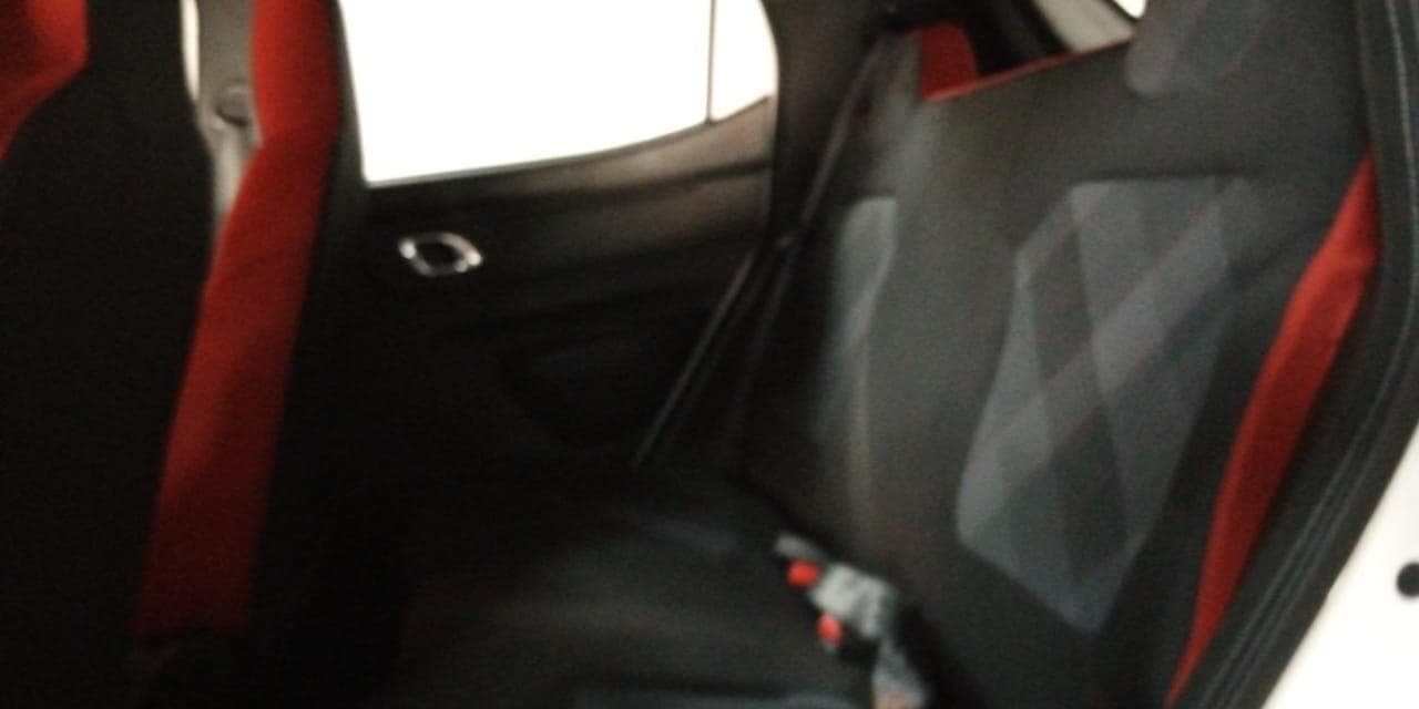 RENAULT KWID 1.0 · — image 9