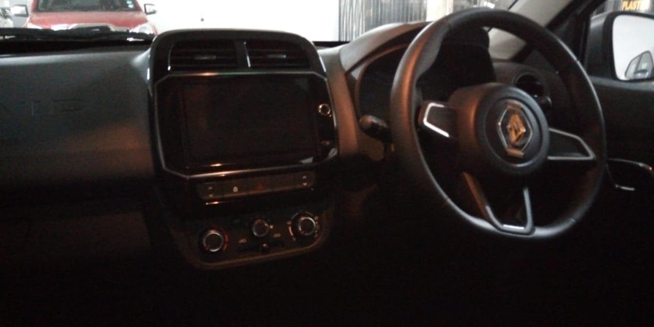 RENAULT KWID 1.0 · — image 12