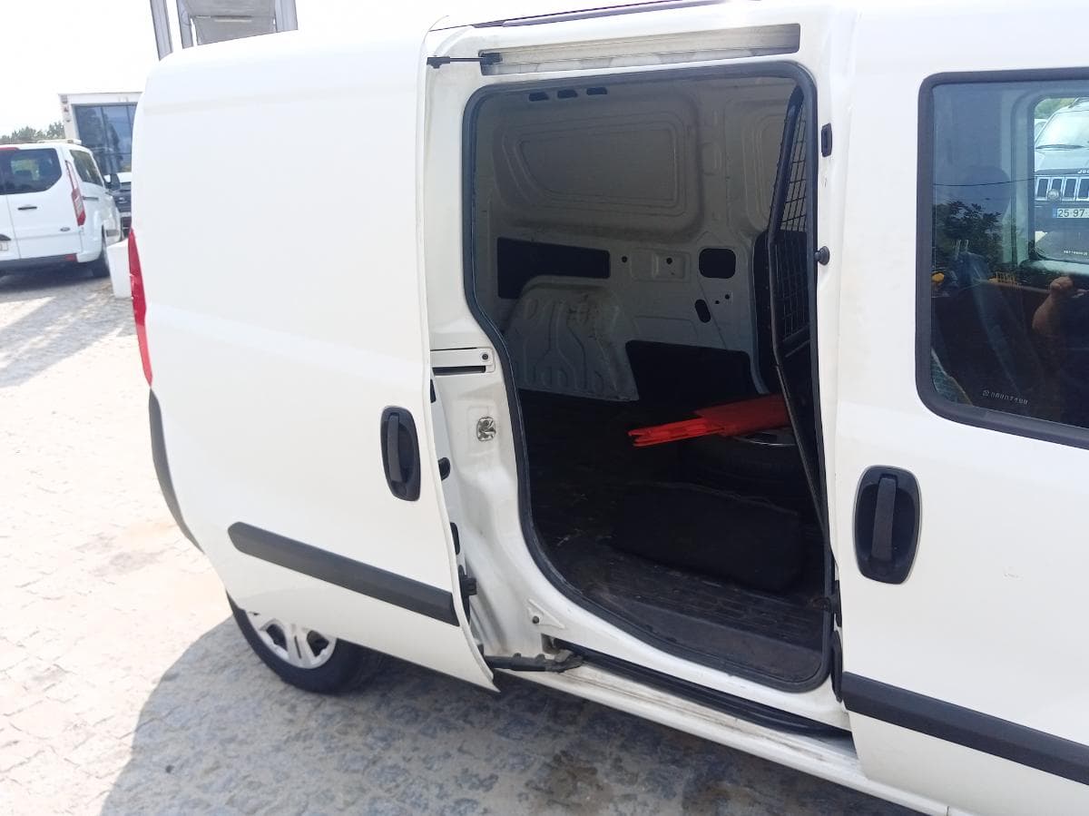Fiat Doblo 1.6 · Ano 2015 — image 9