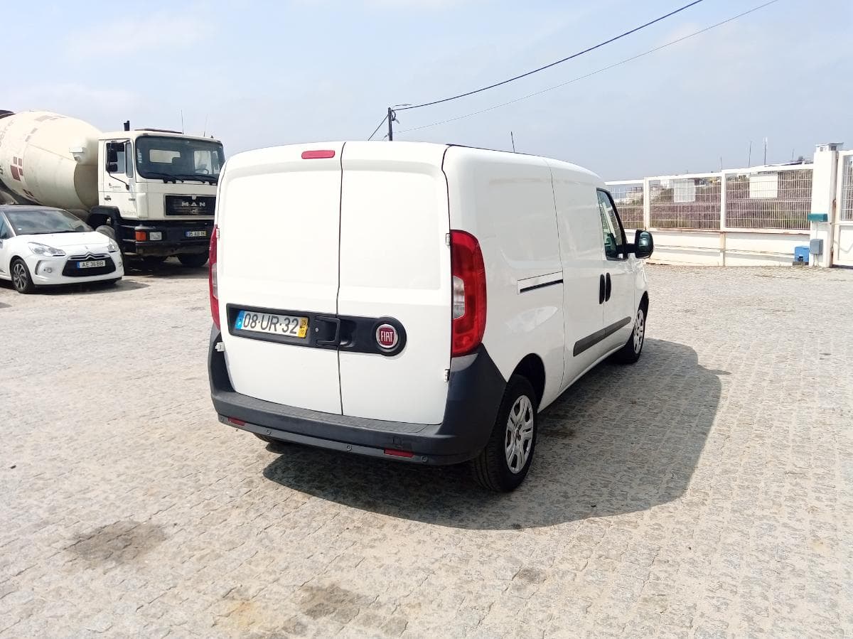 Fiat Doblo 1.6 · Ano 2015 — image 8