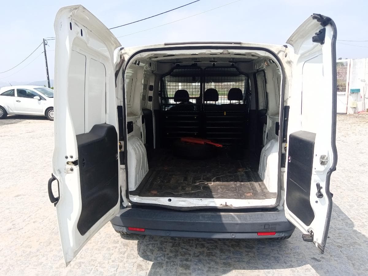 Fiat Doblo 1.6 · Ano 2015 — image 10