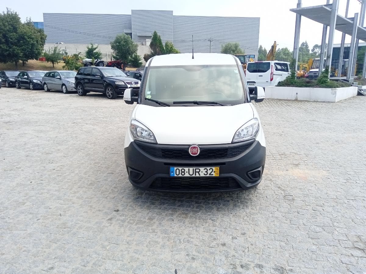Fiat Doblo 1.6 · Ano 2015 — image 2