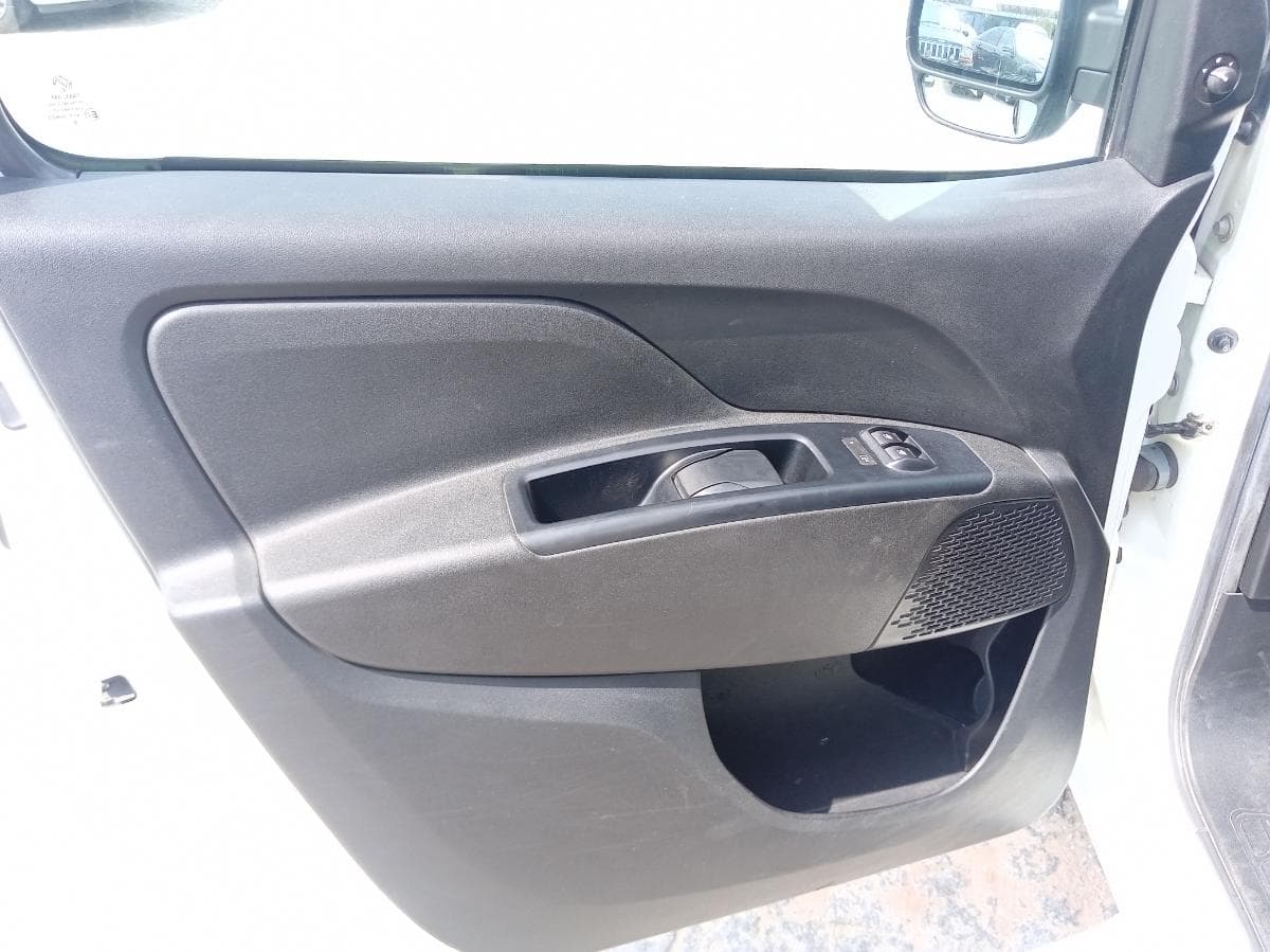 Fiat Doblo 1.6 · Ano 2015 — image 29
