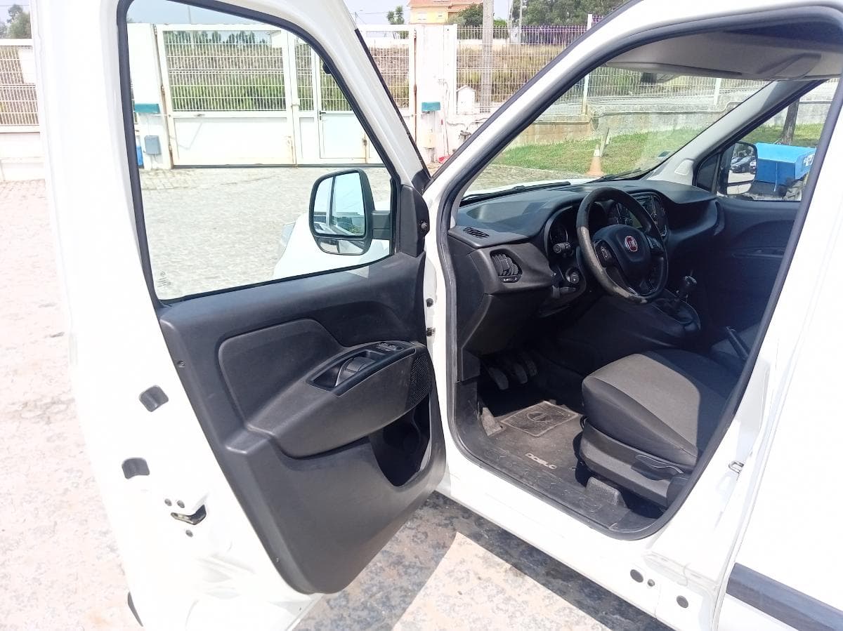 Fiat Doblo 1.6 · Ano 2015 — image 31