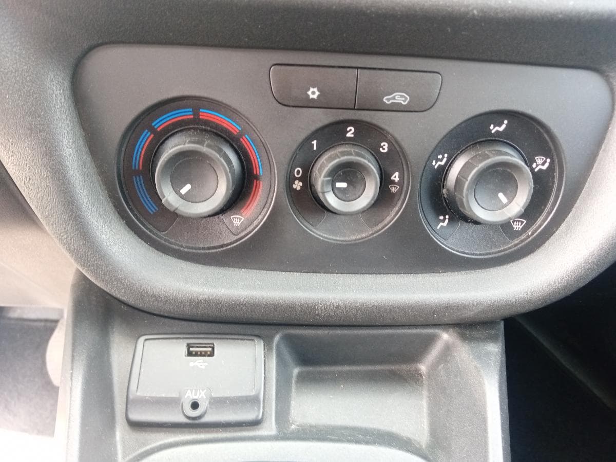 Fiat Doblo 1.6 · Ano 2015 — image 32