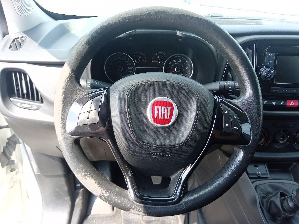 Fiat Doblo 1.6 · Ano 2015 — image 37