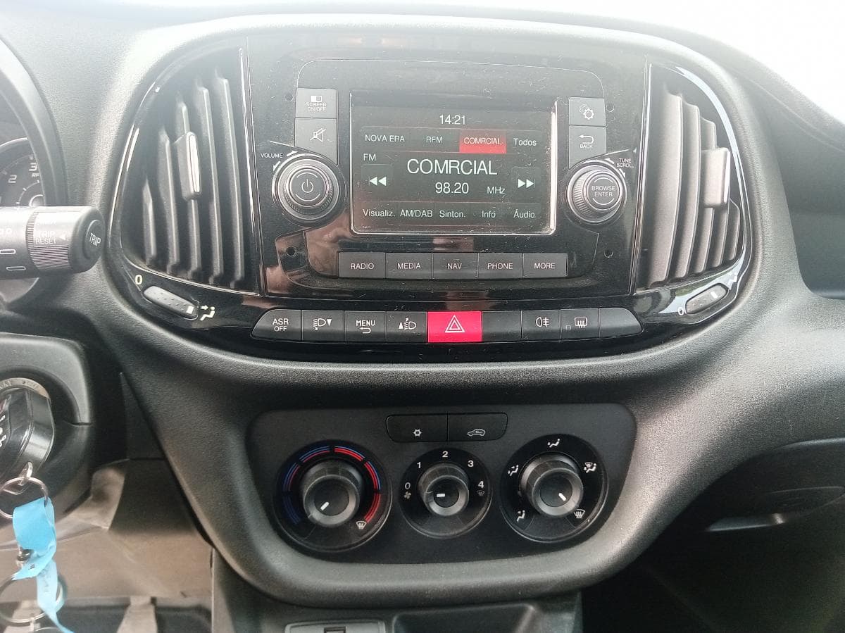 Fiat Doblo 1.6 · Ano 2015 — image 39