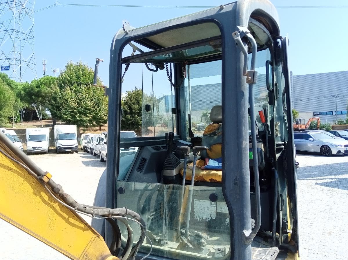 Mini Giratória Komatsu PC 35 · Ano 2005 — imagen 15